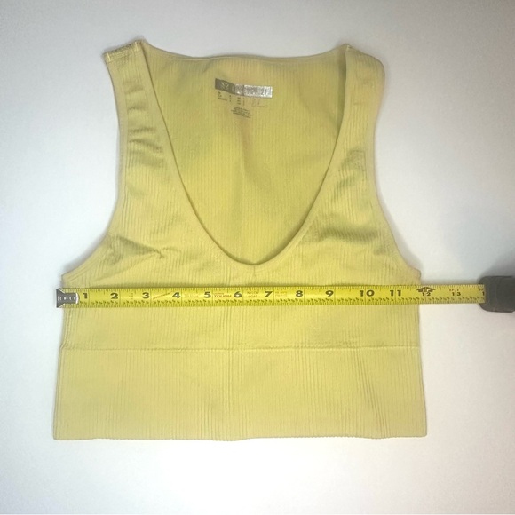 Forever 21 Light Yellow Ribbed Crop Tank Top Size Small - Picture 9 of 13